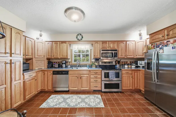 $289,900 | 3381 Pine Ridge Drive, Jackson, MI 49201