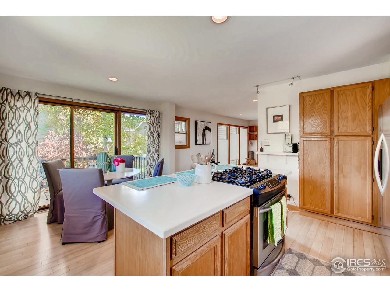 4110 Riverside Avenue Boulder, CO 80304 - Photo 18 of 39 a kitchen with a table and chairs