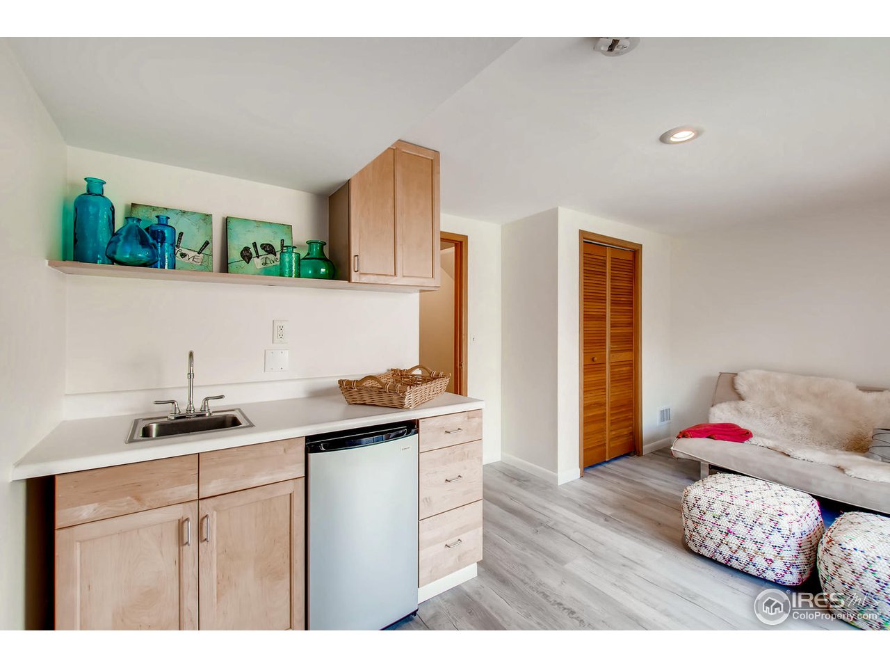 4110 Riverside Avenue Boulder, CO 80304 - Photo 28 of 39 a kitchen with kitchen island a sink stove and refrigerator