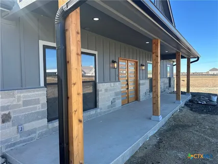 a view of lobby with livingroom
