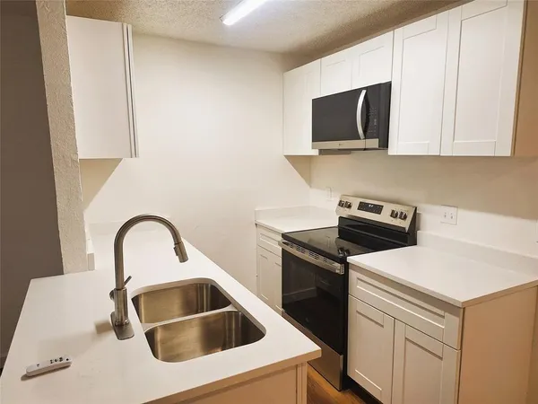 $919,000 | 111 East Rogers Street, Arlington, TX 76011