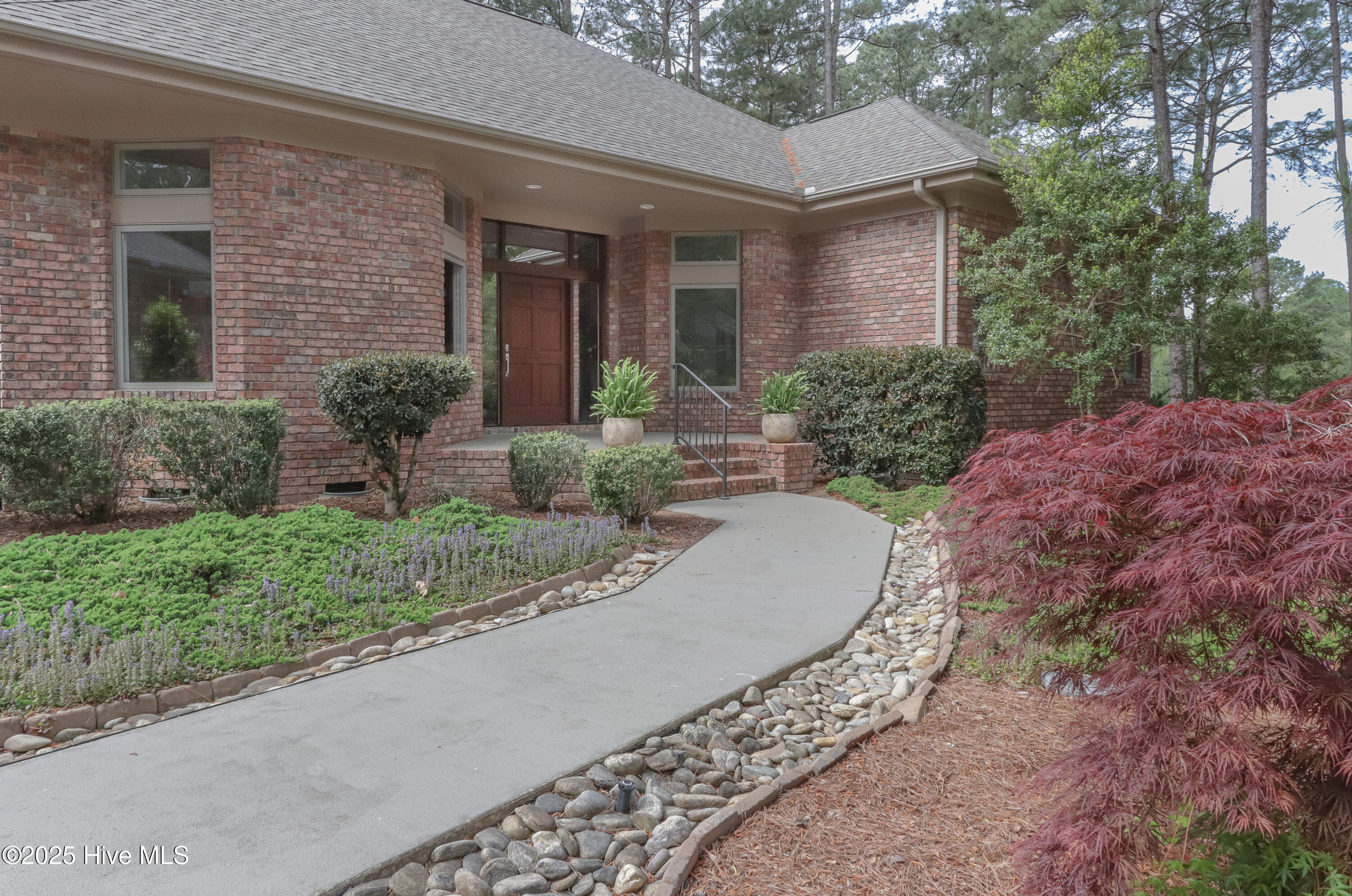 32 Oxton Circle Pinehurst, NC 28374 - Photo 2 of 62 FRONT Walkway