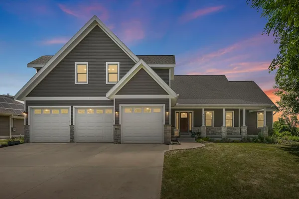 $799,900 | 802 Stoney Hill Lane, Cottage Grove, WI 53527