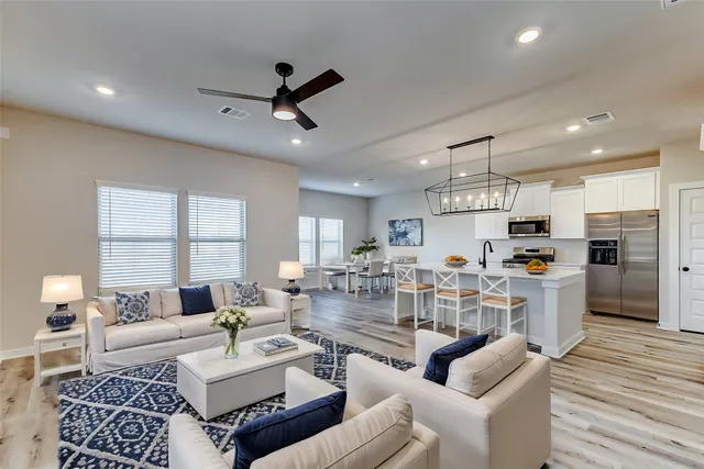 $329,888 | 6411 Pomona Court, Rosharon, TX 77583