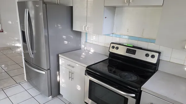 $1,800 | 2990 Northwest 28th Street, Miami, FL 33142