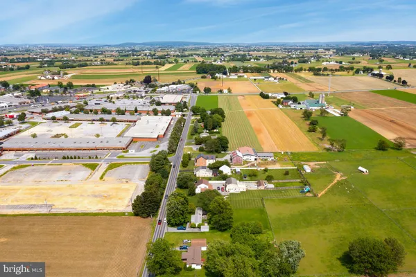 $699,900 | 2328 Rockvale Road, Lancaster, PA 17602