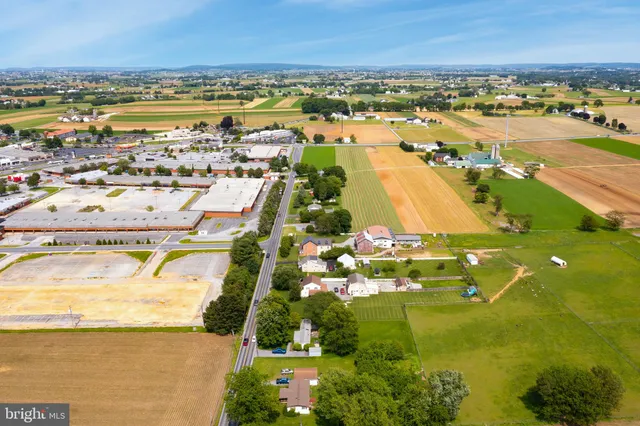 $699,900 | 2328 Rockvale Road, Lancaster, PA 17602