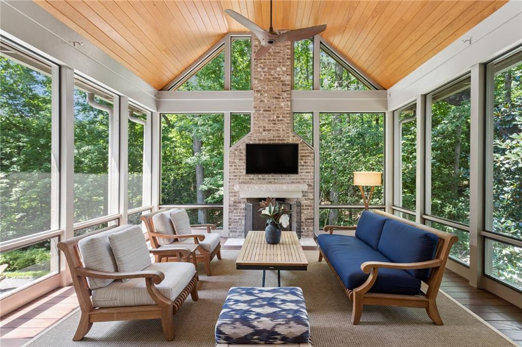 4036 Conway Valley Road Northwest Atlanta, GA 30327 - Photo 10 of 19 Gallery Image 10