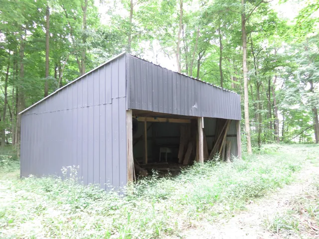 $165,000 | 425 South 1200 Street, Parker City, IN 47368