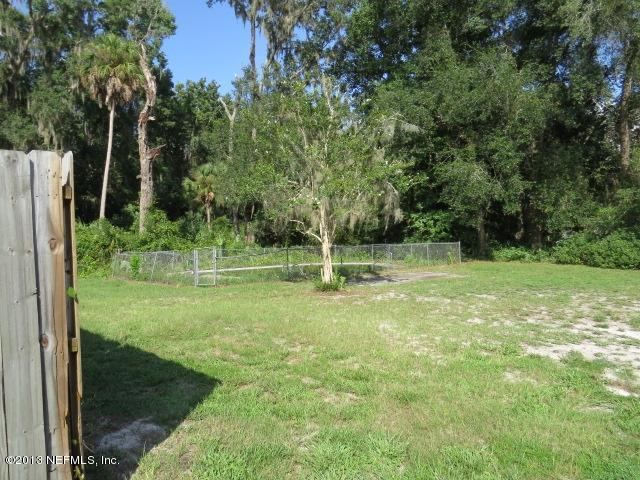 126 Browns Road San Mateo, FL 32187 - Photo 4 of 16 SITUATED ON DOUBLE LOT WITH INGRD POOL