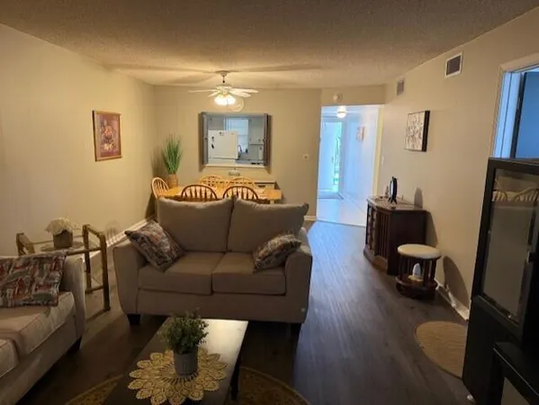 $1,850 | 2420 DC Country Club Boulevard, Unit 302D, Deerfield Beach, FL 33442