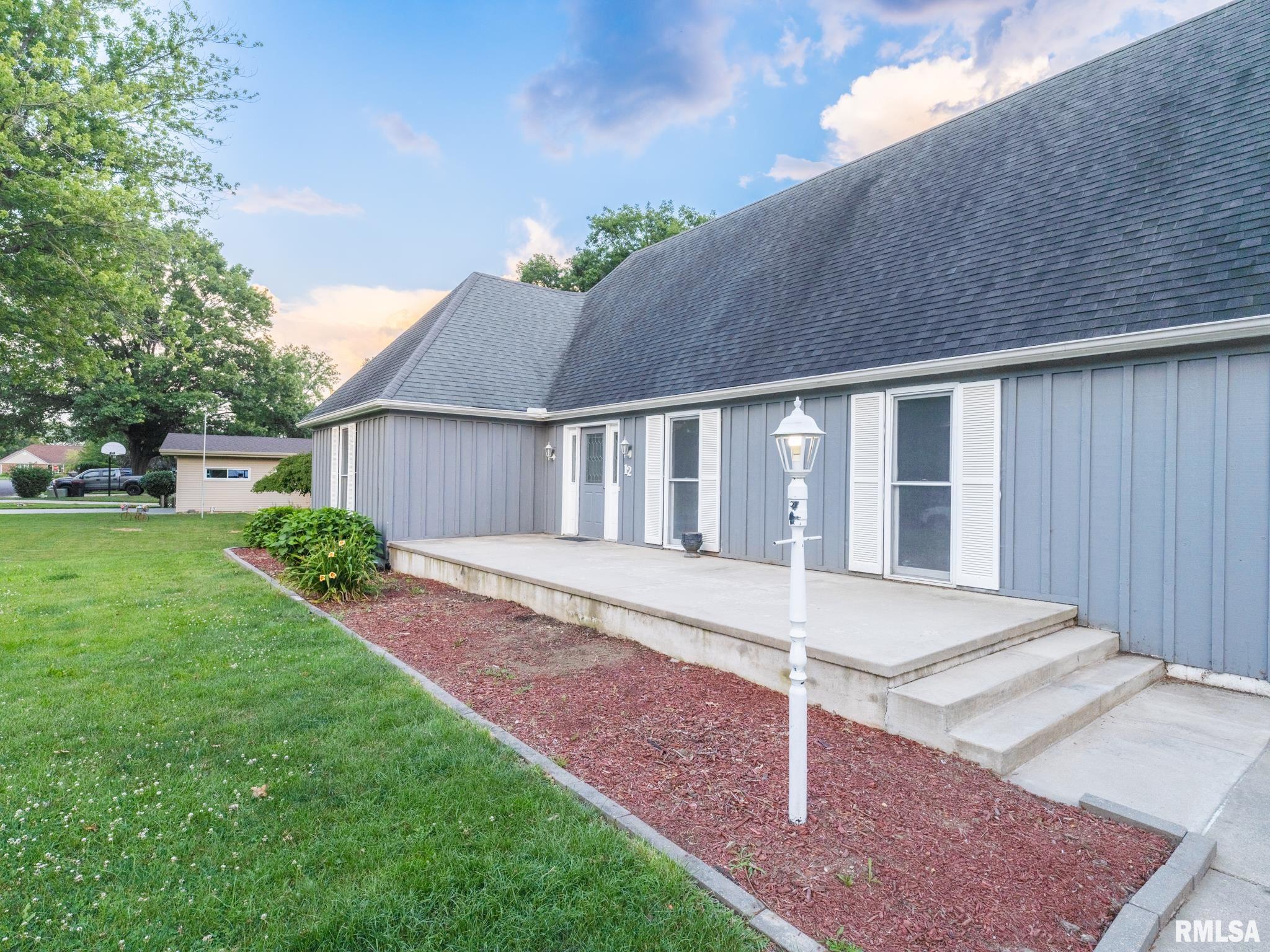 12 Olympia Fields Drive Pekin, IL 61554 - Photo 3 of 38