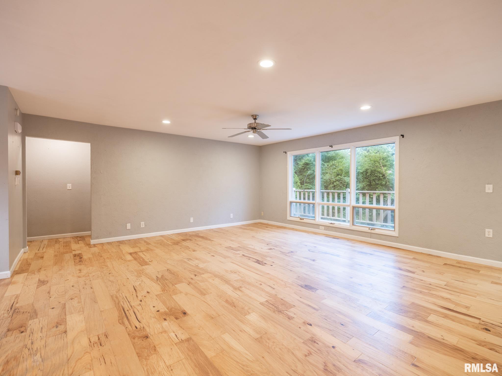 12 Olympia Fields Drive Pekin, IL 61554 - Photo 5 of 38