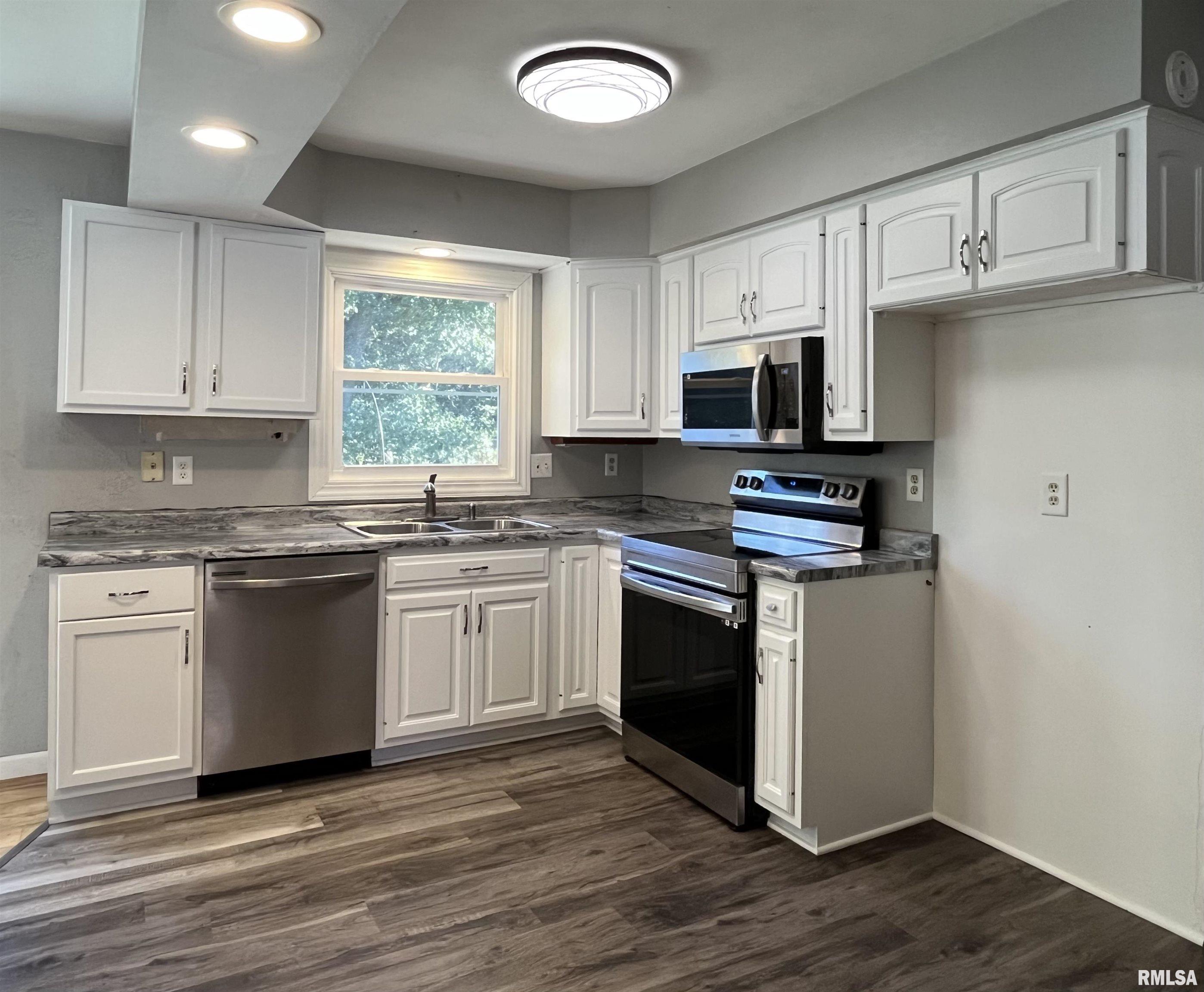 12 Olympia Fields Drive Pekin, IL 61554 - Photo 6 of 38