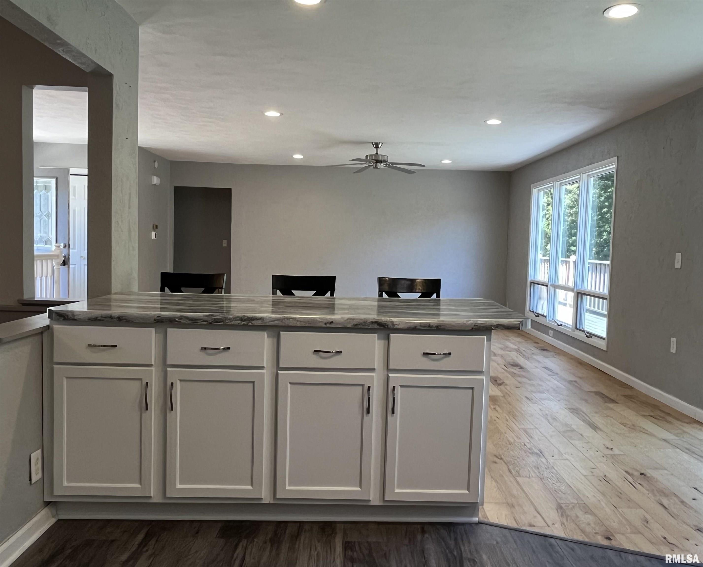 12 Olympia Fields Drive Pekin, IL 61554 - Photo 7 of 38