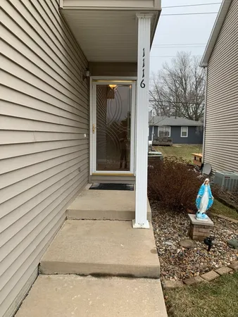 $2,150 | 1116 Doral Drive, Bloomington, IL 61701