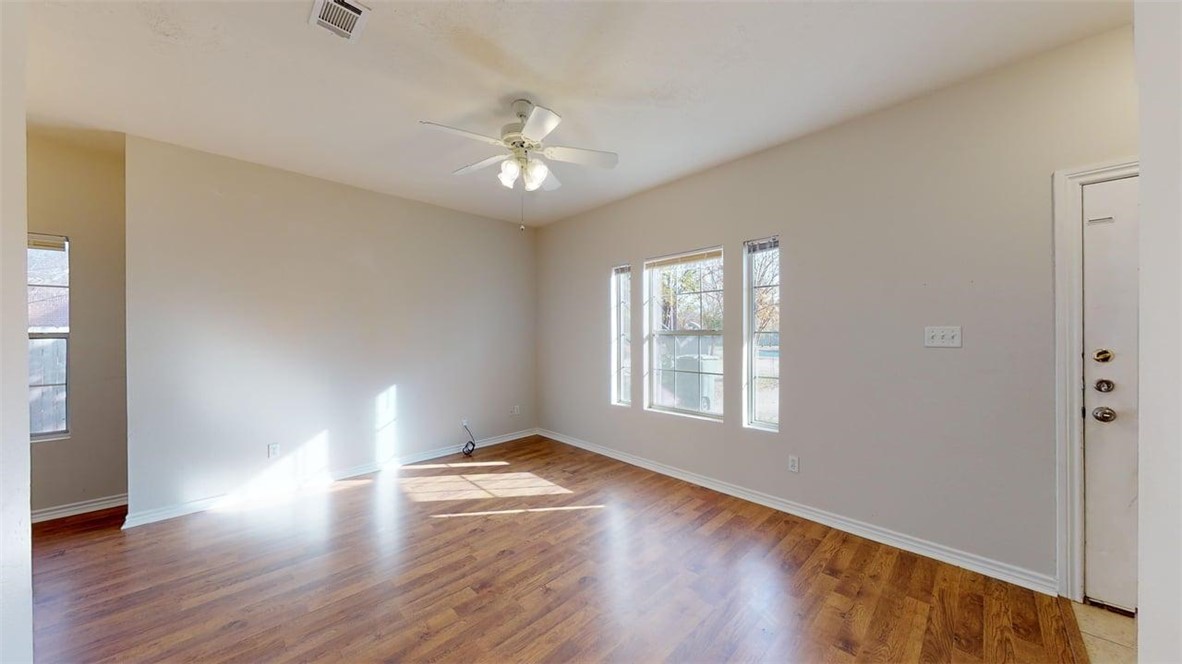 1500 Maglothin Court Bryan, TX 77802 - Photo 3 of 35