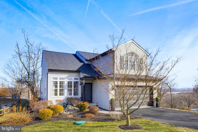 $419,900 | 505 North Burberry Lane, Mount Wolf, PA 17347