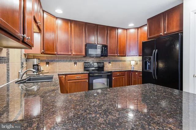 $419,900 | 505 North Burberry Lane, Mount Wolf, PA 17347