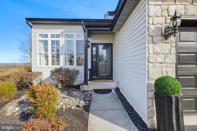 $419,900 | 505 North Burberry Lane, Mount Wolf, PA 17347