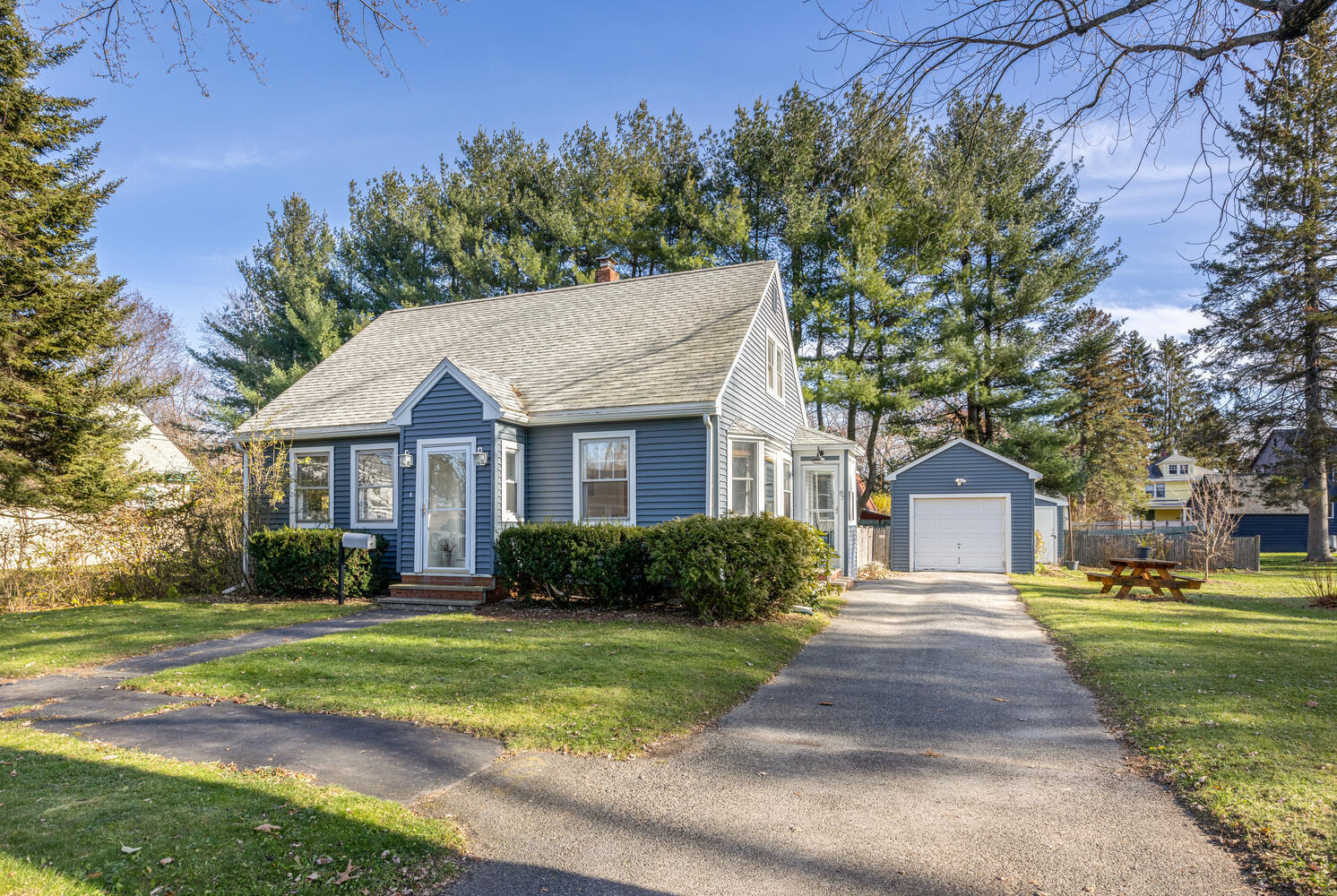 87 Devon Street Portland, ME 04102 - Photo 2 of 41 87 Devon St Portland ME 04102-large-002-