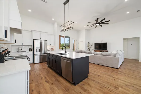 $449,900 | 7702 Feather Bay Drive, Brownwood, TX 76801