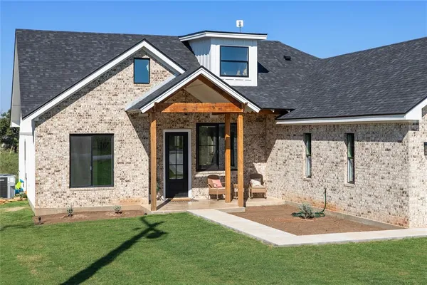 $449,900 | 7702 Feather Bay Drive, Brownwood, TX 76801