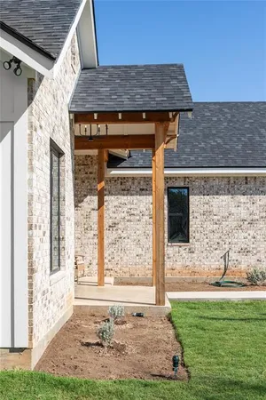 $449,900 | 7702 Feather Bay Drive, Brownwood, TX 76801