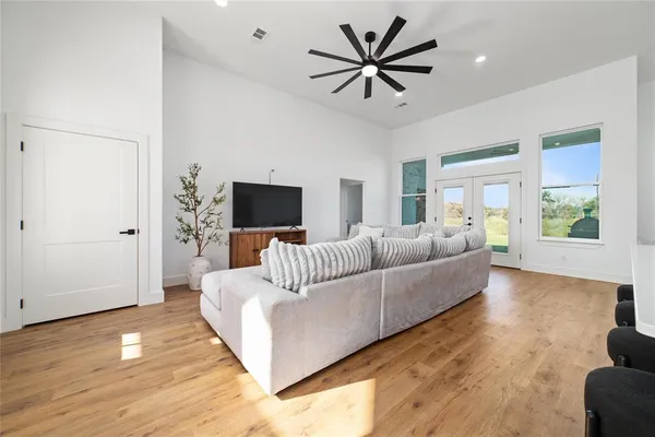 $449,900 | 7702 Feather Bay Drive, Brownwood, TX 76801