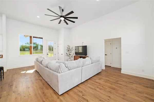 $449,900 | 7702 Feather Bay Drive, Brownwood, TX 76801