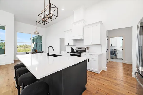 $449,900 | 7702 Feather Bay Drive, Brownwood, TX 76801