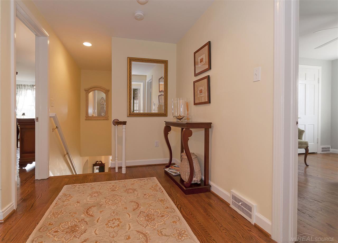 1652 Hawthorne Road Grosse Pointe Woods, MI 48236 - Photo 43 of 55