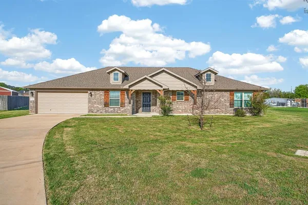 $350,000 | 3905 Chippewa Court, Granbury, TX 76048