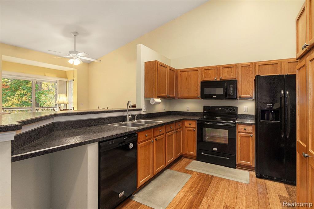 2673 Ravineside South Howell, MI 48843 - Photo 12 of 28