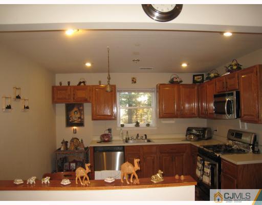 39 Woodbury Road Edison, NJ 08820 - Photo 6 of 10 Gallery Image 6