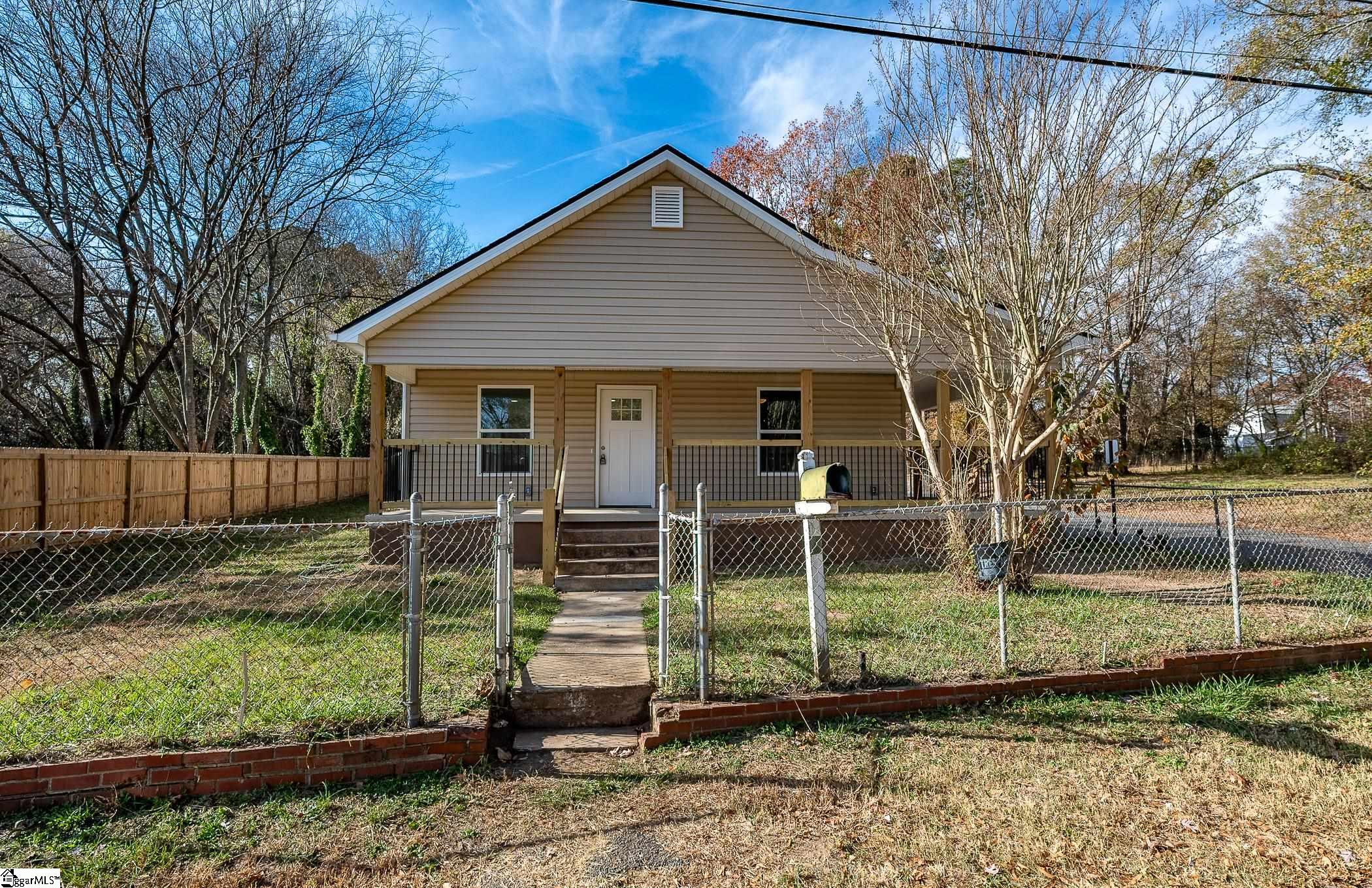 311 Austin Street Greer, SC 29651 - Photo 3 of 28