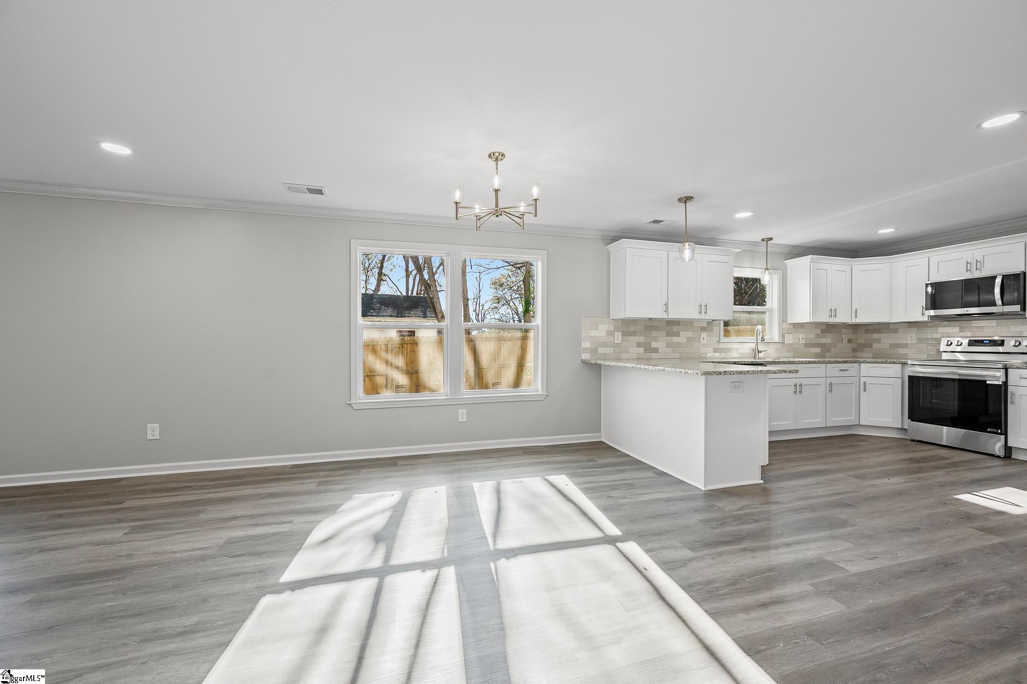 311 Austin Street Greer, SC 29651 - Photo 8 of 28