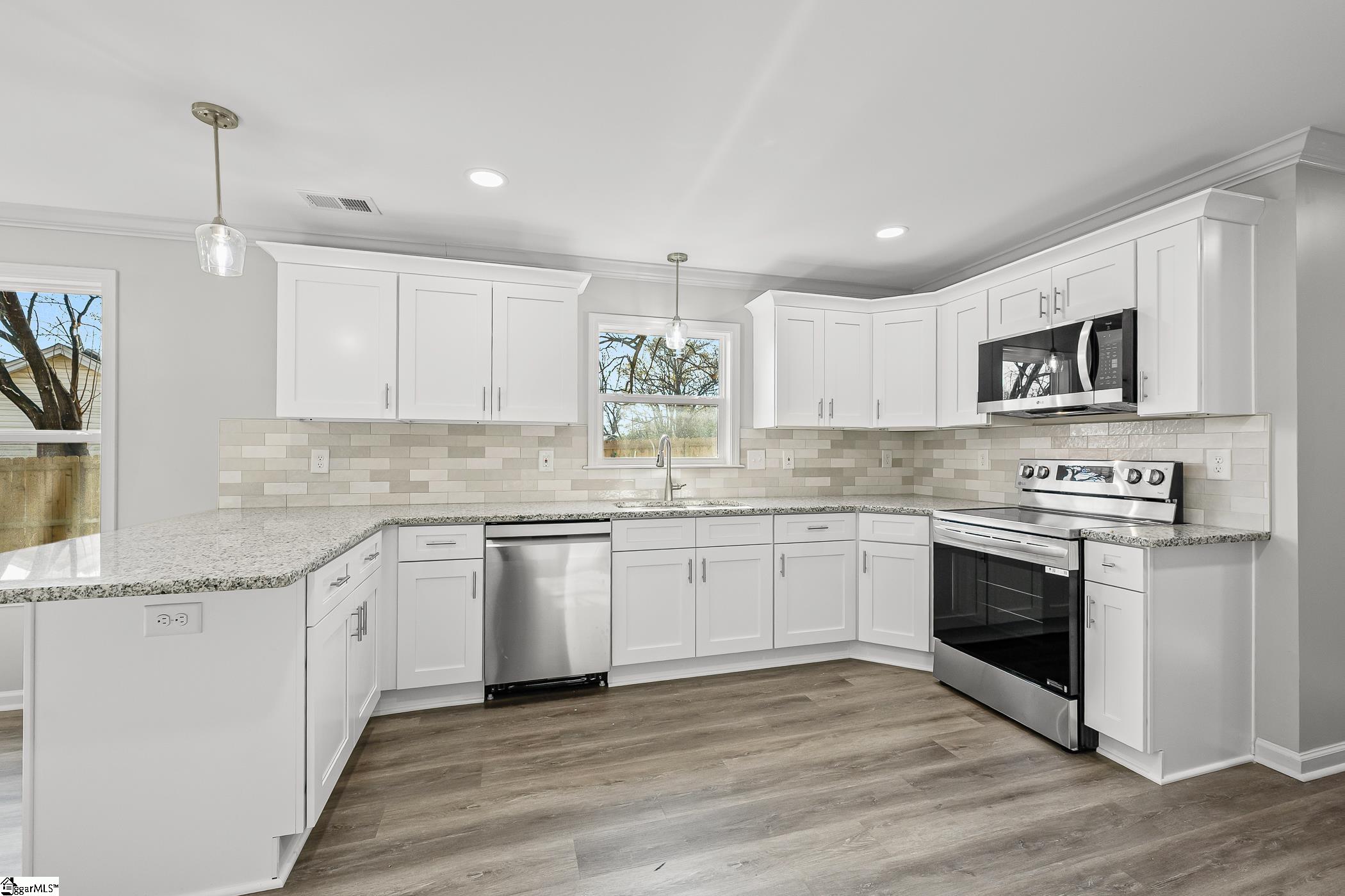 311 Austin Street Greer, SC 29651 - Photo 10 of 28