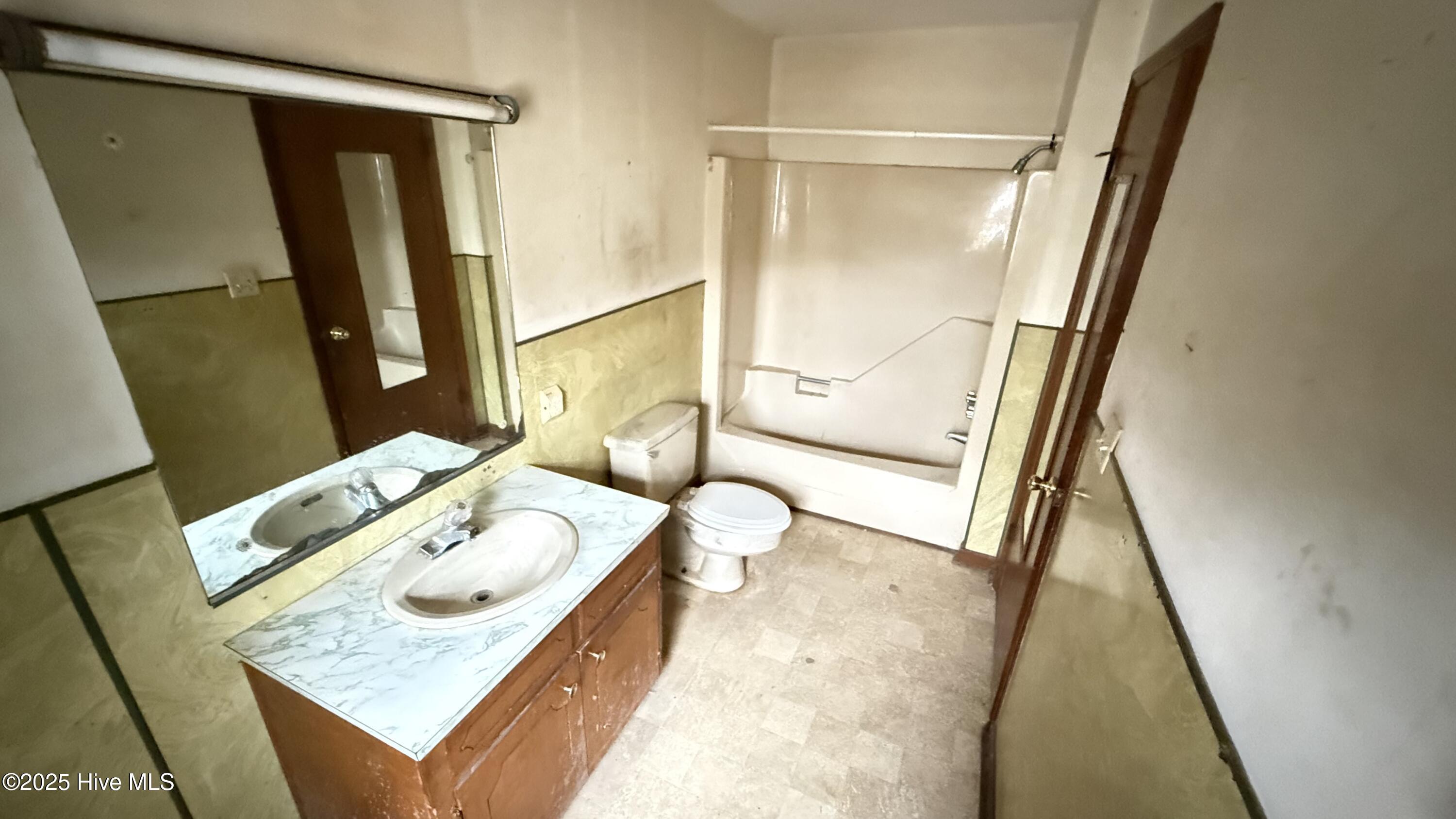 513 Steele Street Mount Olive, NC 28365 - Photo 25 of 31 IMG_E3893