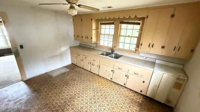 $125,000 | 513 Steele Street, Mount Olive, NC 28365