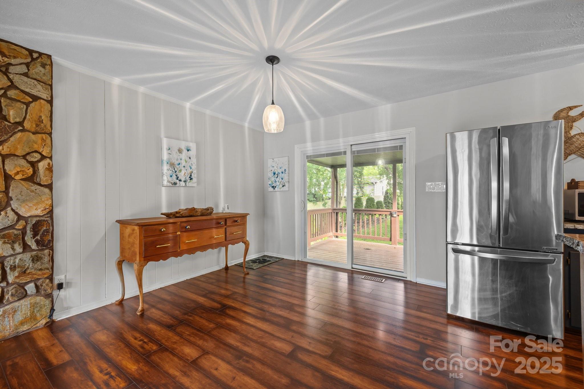 917 West Chapel Road Asheville, NC 28803 - Photo 10 of 28 a room with furniture and a window