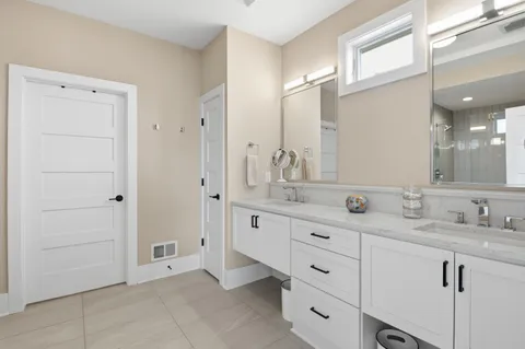 $1,625,000 | S17W30381 Hazeltine Court, Waukesha, WI 53188