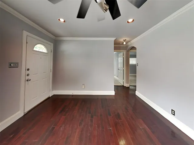 $1,393 | 2320 Cass Street, Fort Worth, TX 76112