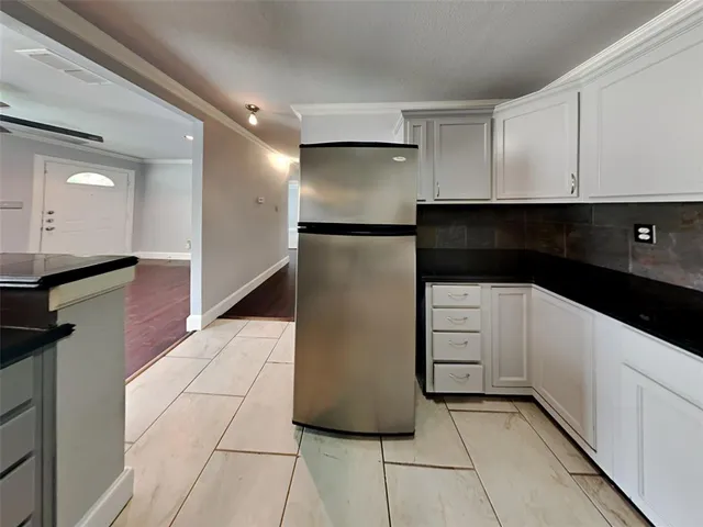 $1,393 | 2320 Cass Street, Fort Worth, TX 76112