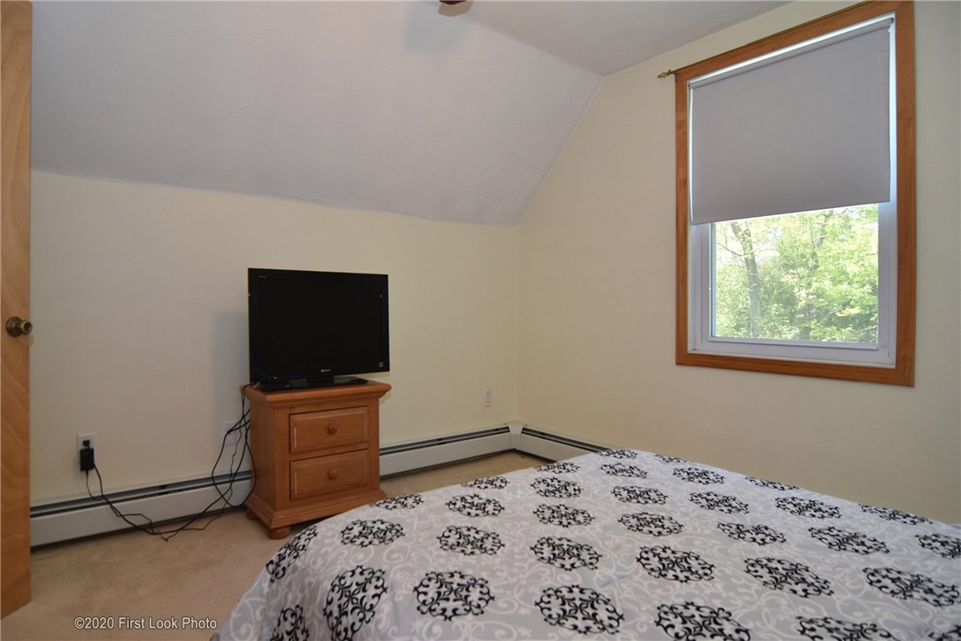 792 Tunk Hill Road Scituate, RI 02825 - Photo 10 of 34 Bedroom