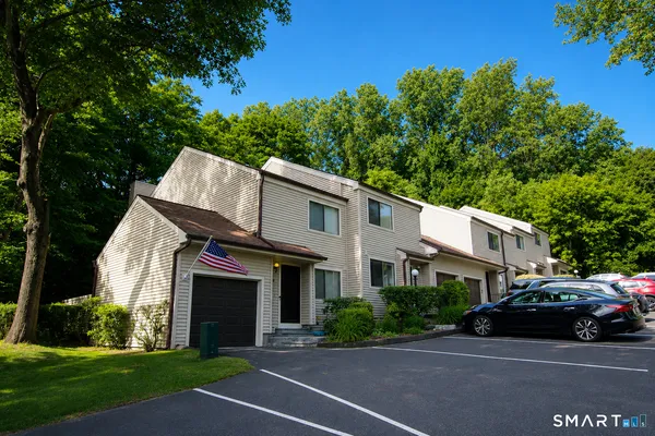 $3,000 | 40 Huntington Court, Unit 40, Bethel, CT 06801