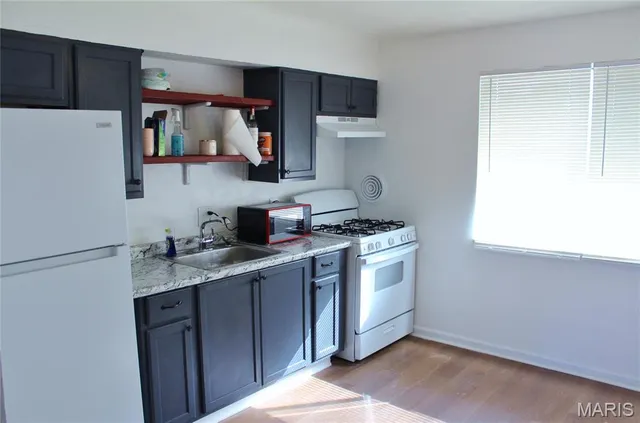 $406,000 | 10940 Margatehall Drive, Unit 14, Bridgeton, MO 63044