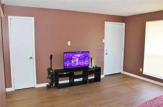 $406,000 | 10940 Margatehall Drive, Unit 14, Bridgeton, MO 63044