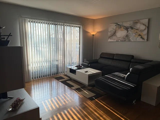 $2,900 | 1710 Dempster Street, Unit A, Park Ridge, IL 60068