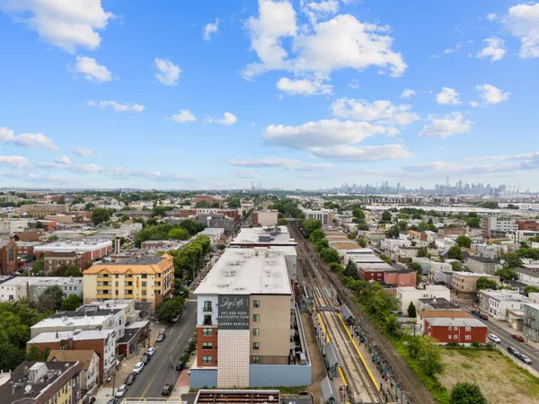 $2,593 | 250 Ave East, Unit 312, Bayonne, NJ 07002